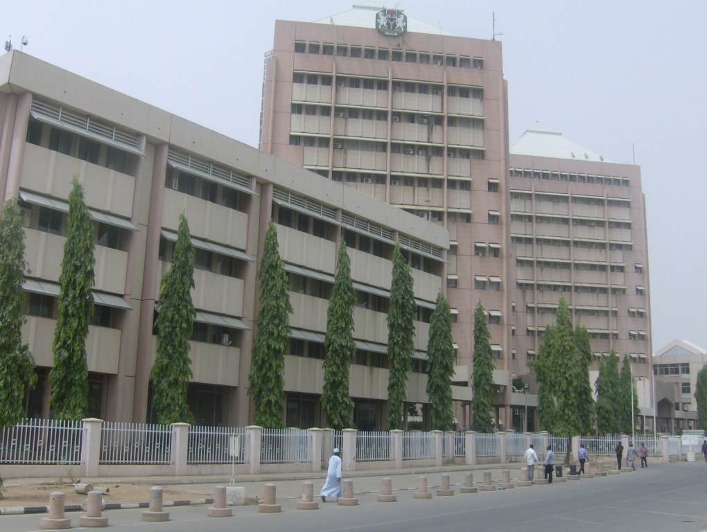 fire-razes-ministry-of-education-at-federal-secretariat-abuja-african