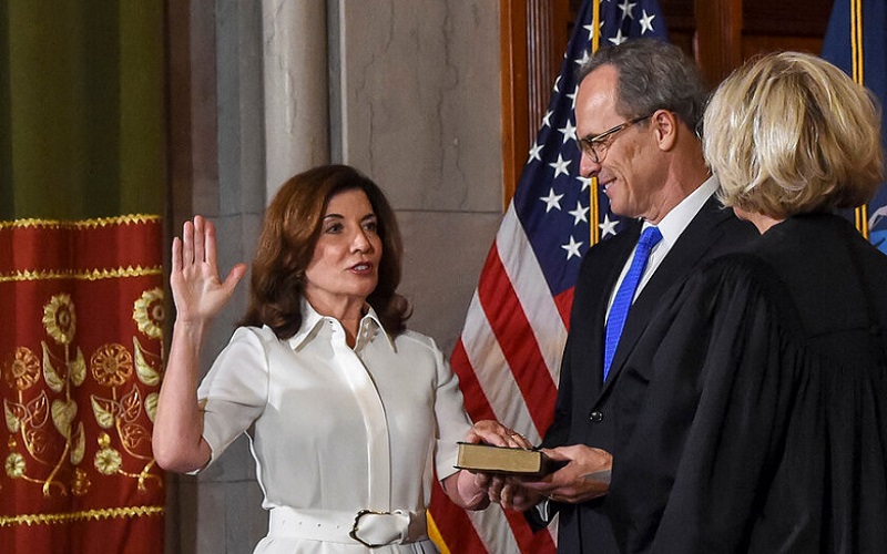 Kathy Hochul Sworn In As New York’s First Female Governor | African ...